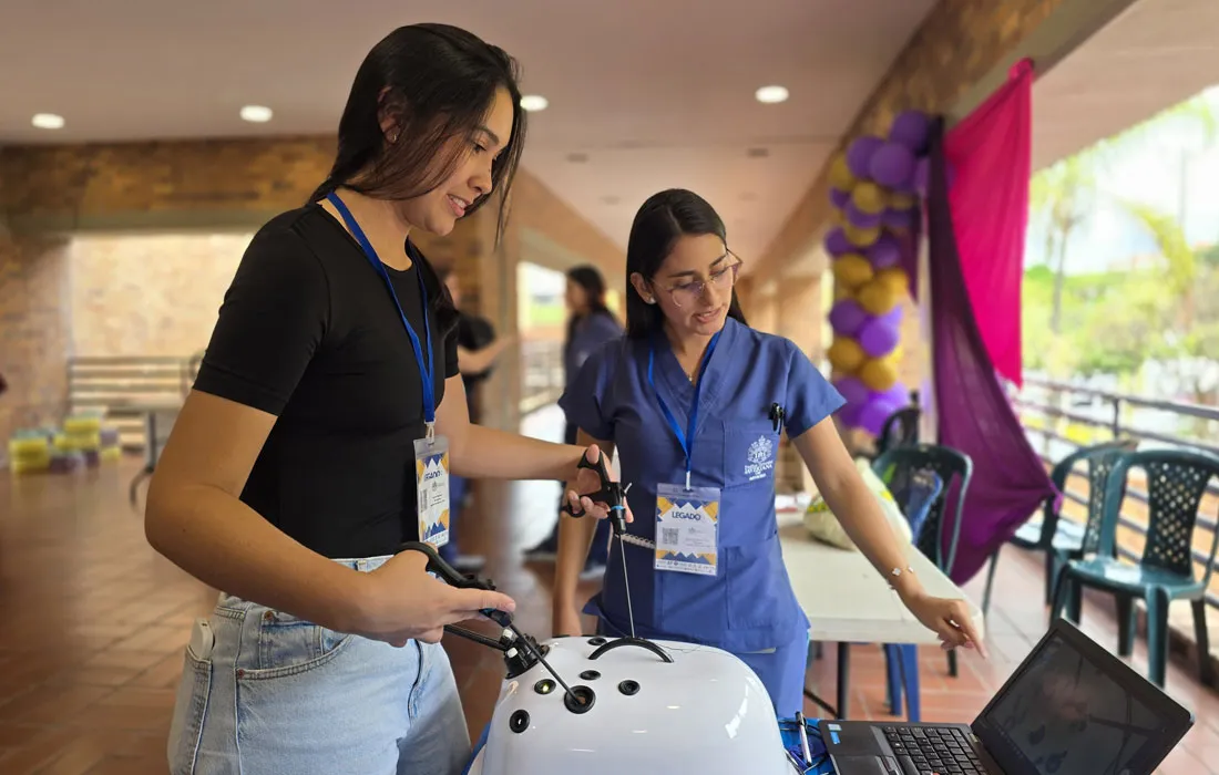 Estudiantes de Medicina compartieron experiencias en su paso hacia la vida profesional Estudiantes de Medicina compartieron experiencias en su paso hacia la vida profesional