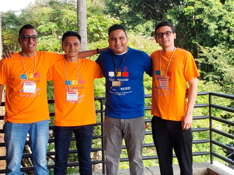 Estudiantes javerianos, rumbo a la Maratón Latinoamericana de Programación Estudiantes javerianos, rumbo a la Maratón Latinoamericana de Programación