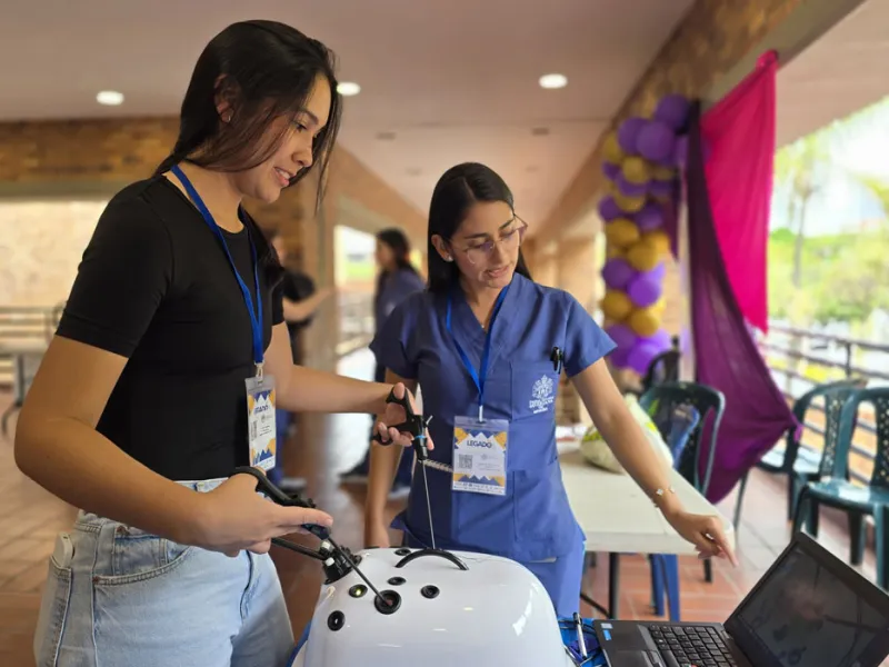 Estudiantes de Medicina compartieron experiencias en su paso hacia la vida profesional Estudiantes de Medicina compartieron experiencias en su paso hacia la vida profesional