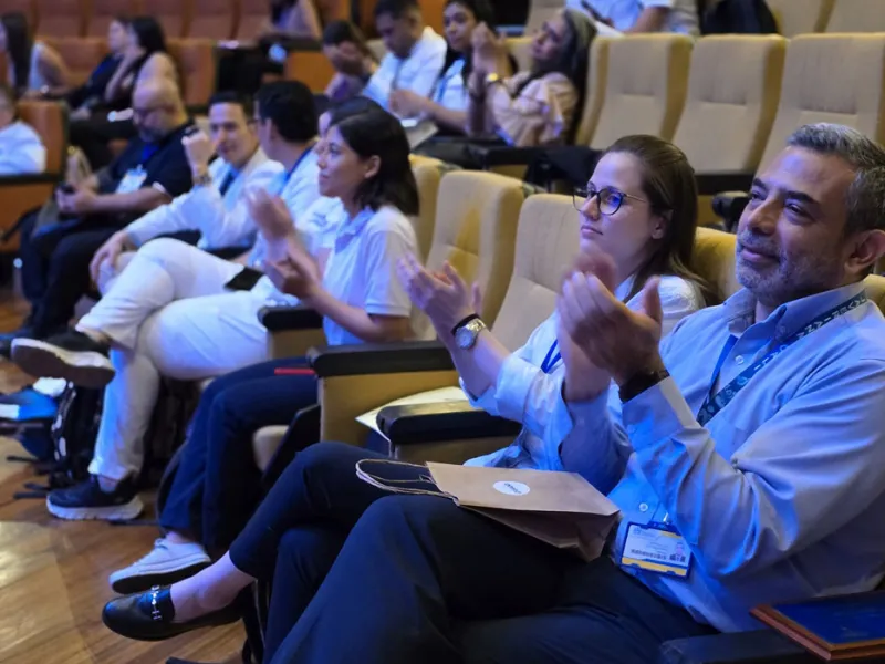 Estudiantes de Medicina compartieron experiencias en su paso hacia la vida profesional Estudiantes de Medicina compartieron experiencias en su paso hacia la vida profesional